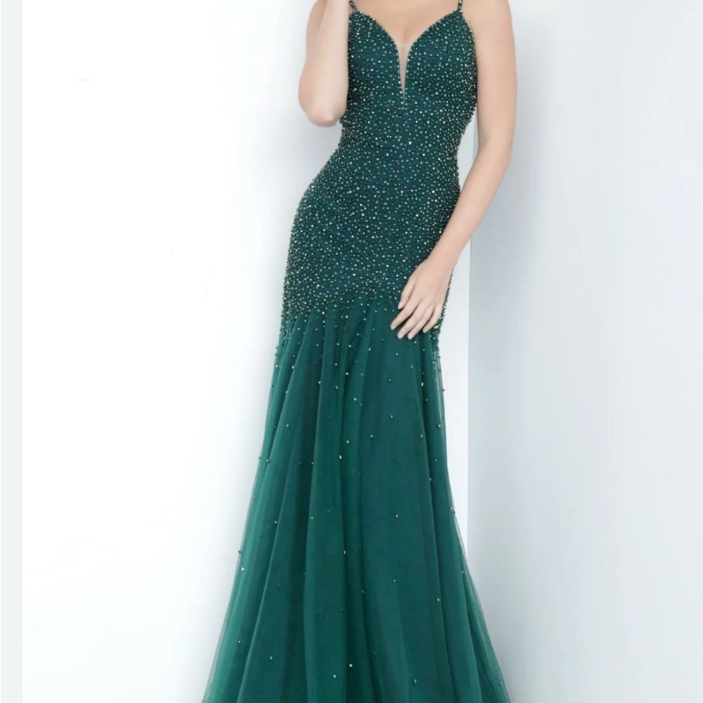 Elegant Green Evening Gown